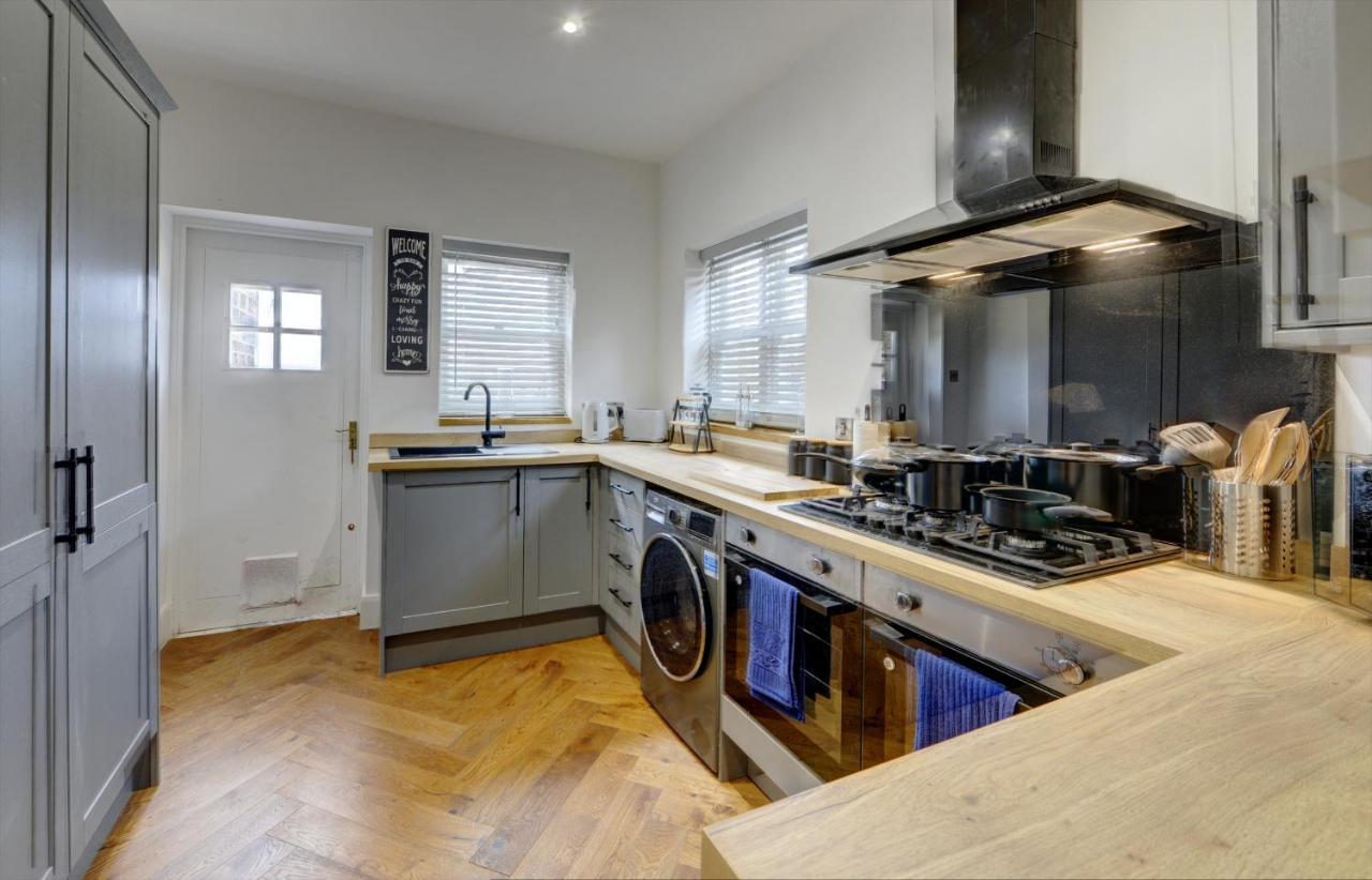 The Old Vicarage - Secure Parking, Fast Wifi, Garden Villa Leeds  Dış mekan fotoğraf