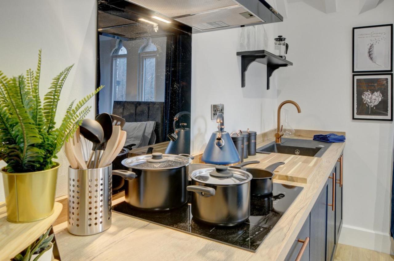 The Old Vicarage - Secure Parking, Fast Wifi, Garden Villa Leeds  Dış mekan fotoğraf